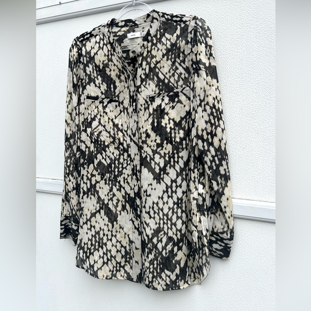 Vince Blouse Top 100% Silk Button Down Tunic Women Sz 2 Basket weave Print Sheer - Picture 12 of 14
